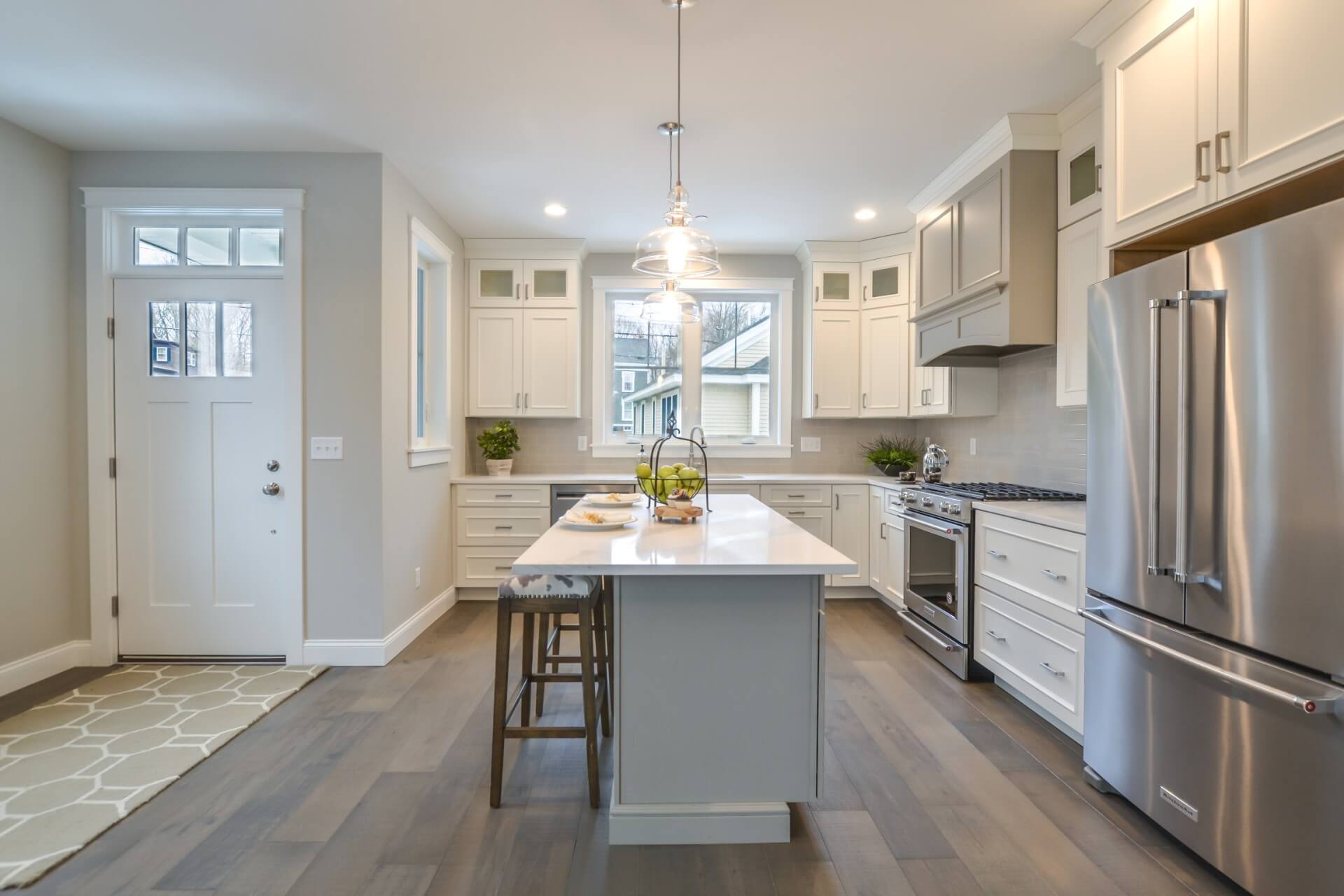 How to Accent a Neutral Color Scheme with Pops of Color